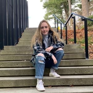 Meet your Posher, Abbey